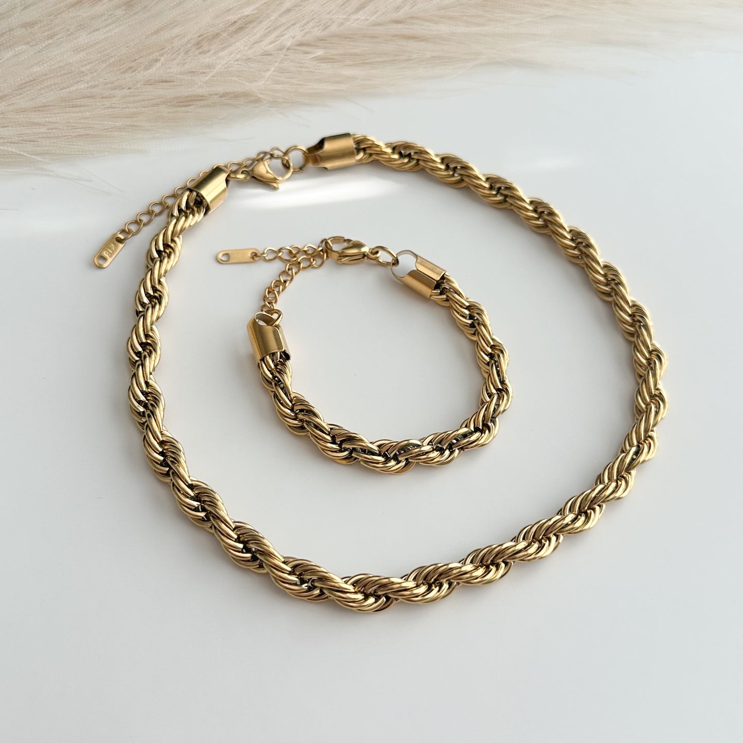 Amara Set (2 Pieces)