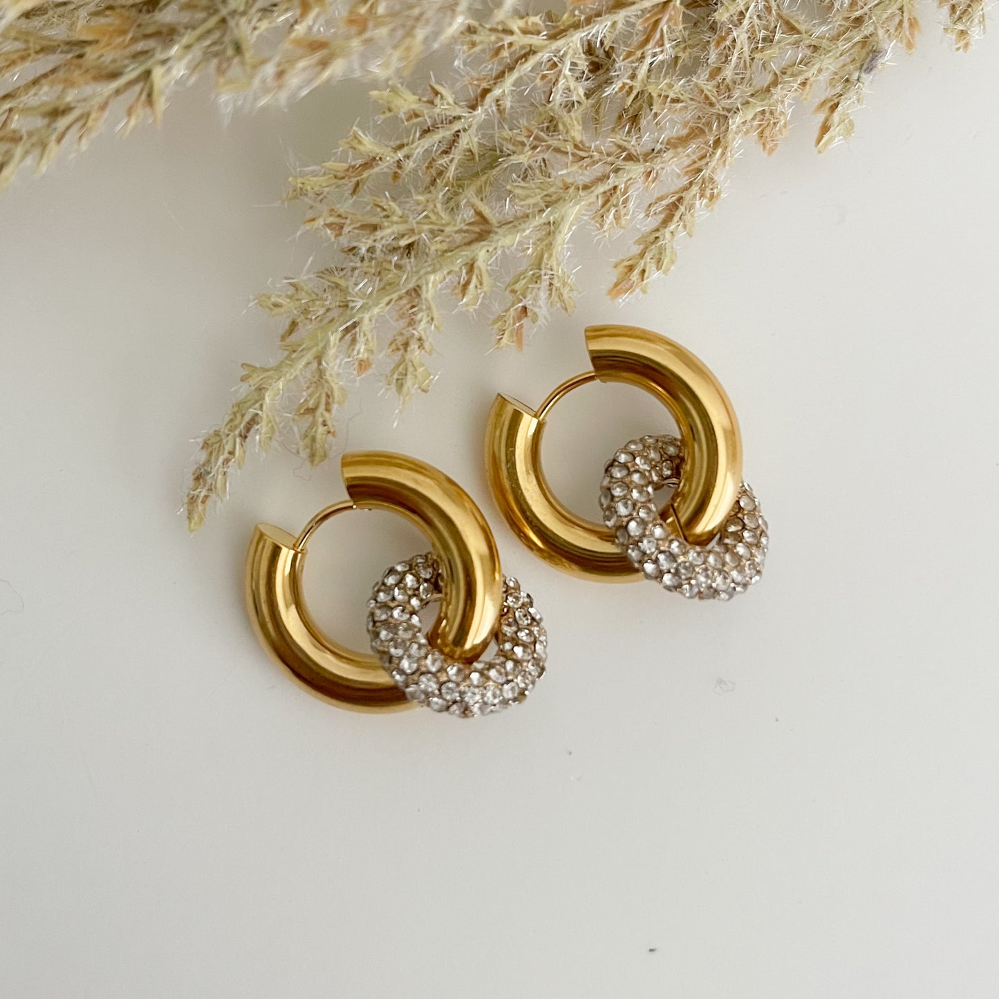 Agatha Hoops
