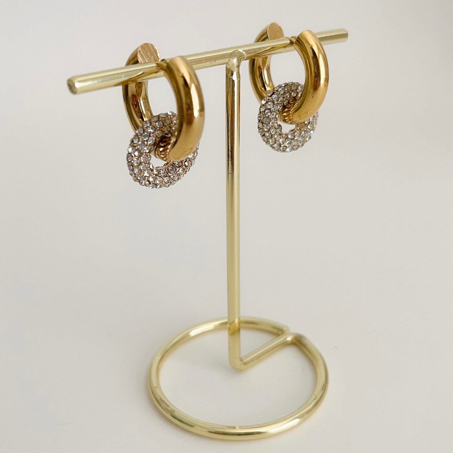 Agatha Hoops