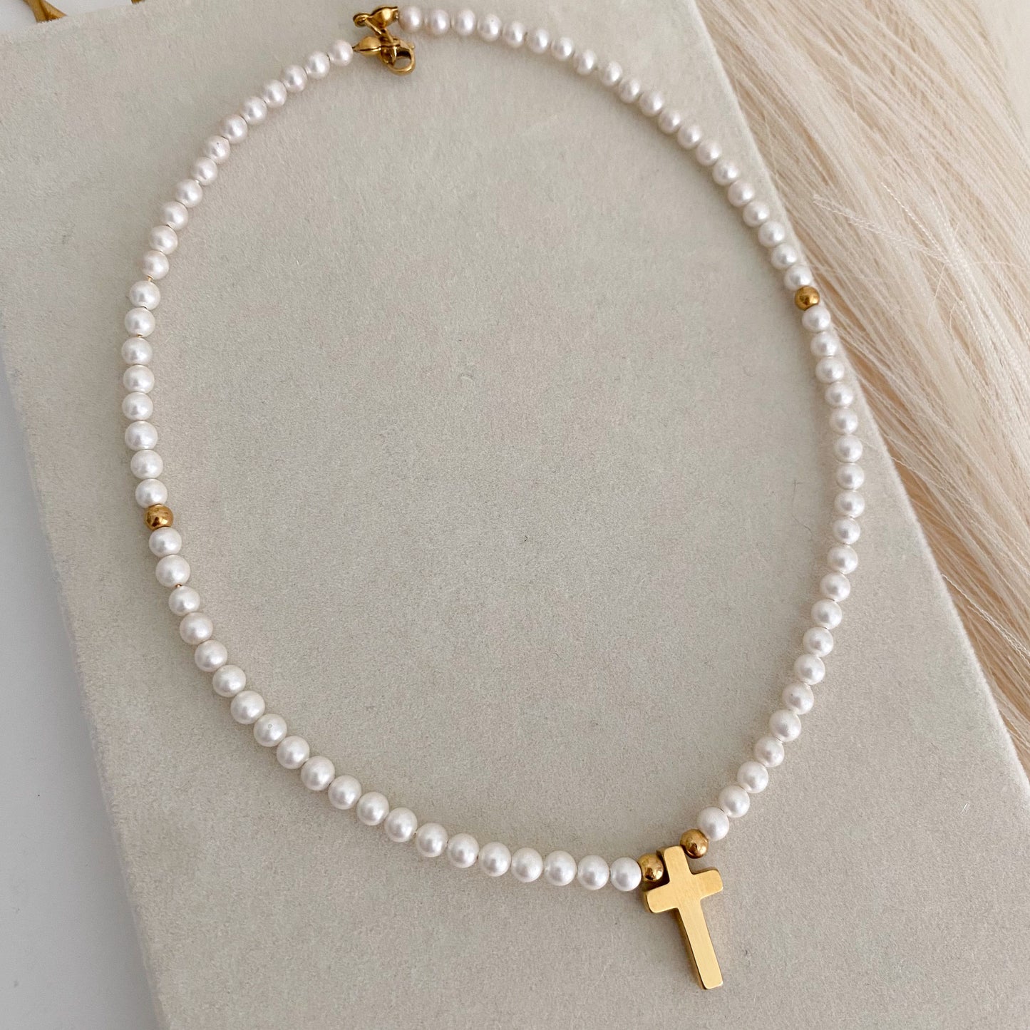 Pearl cross chain