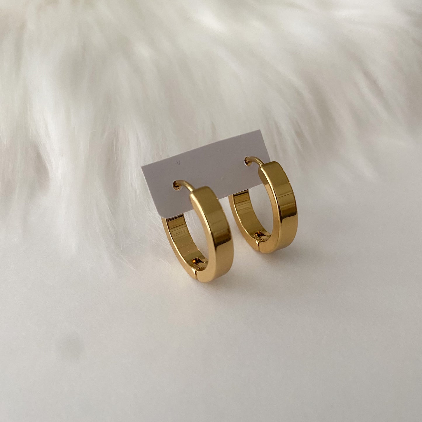 Basic Gold hoops