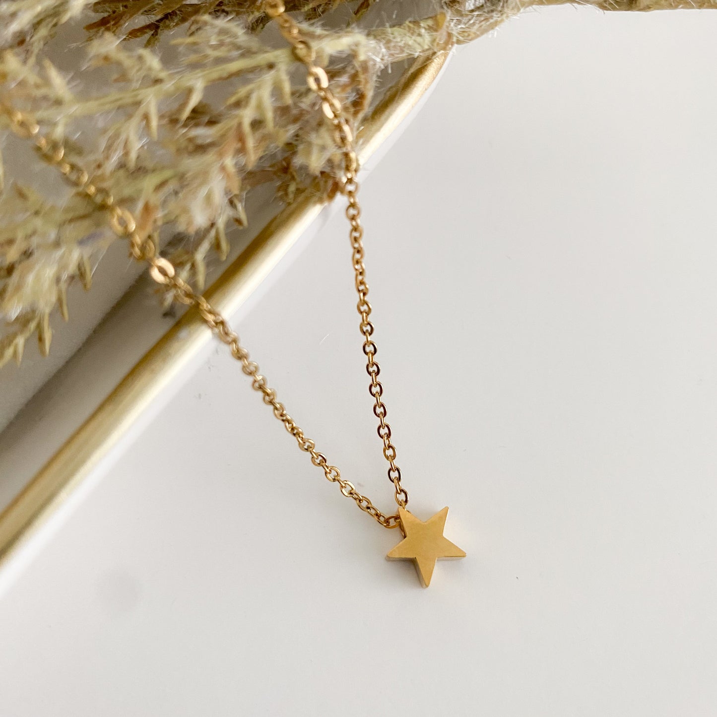 Minimalist star