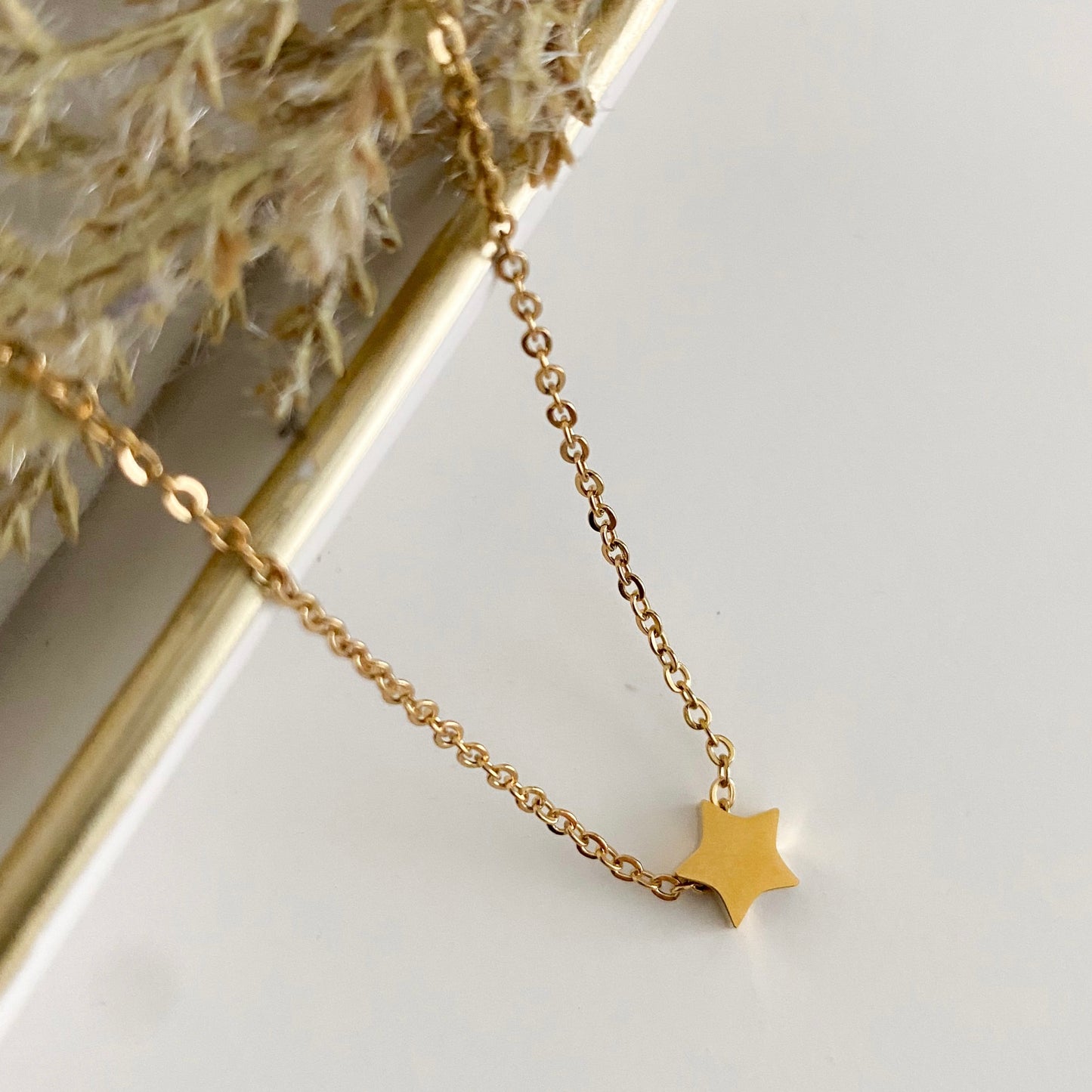 Minimalist mini star