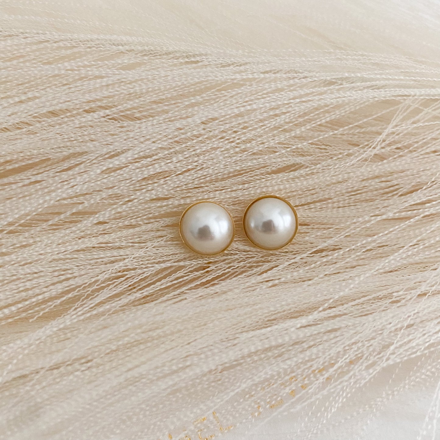 Medium pearl Earrings