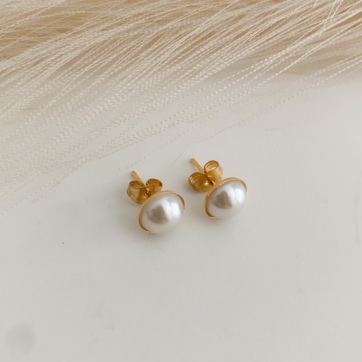 Medium pearl Earrings