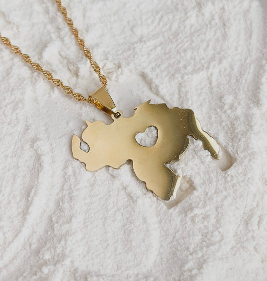 Heart in Venezuela Neckclace (Medium)