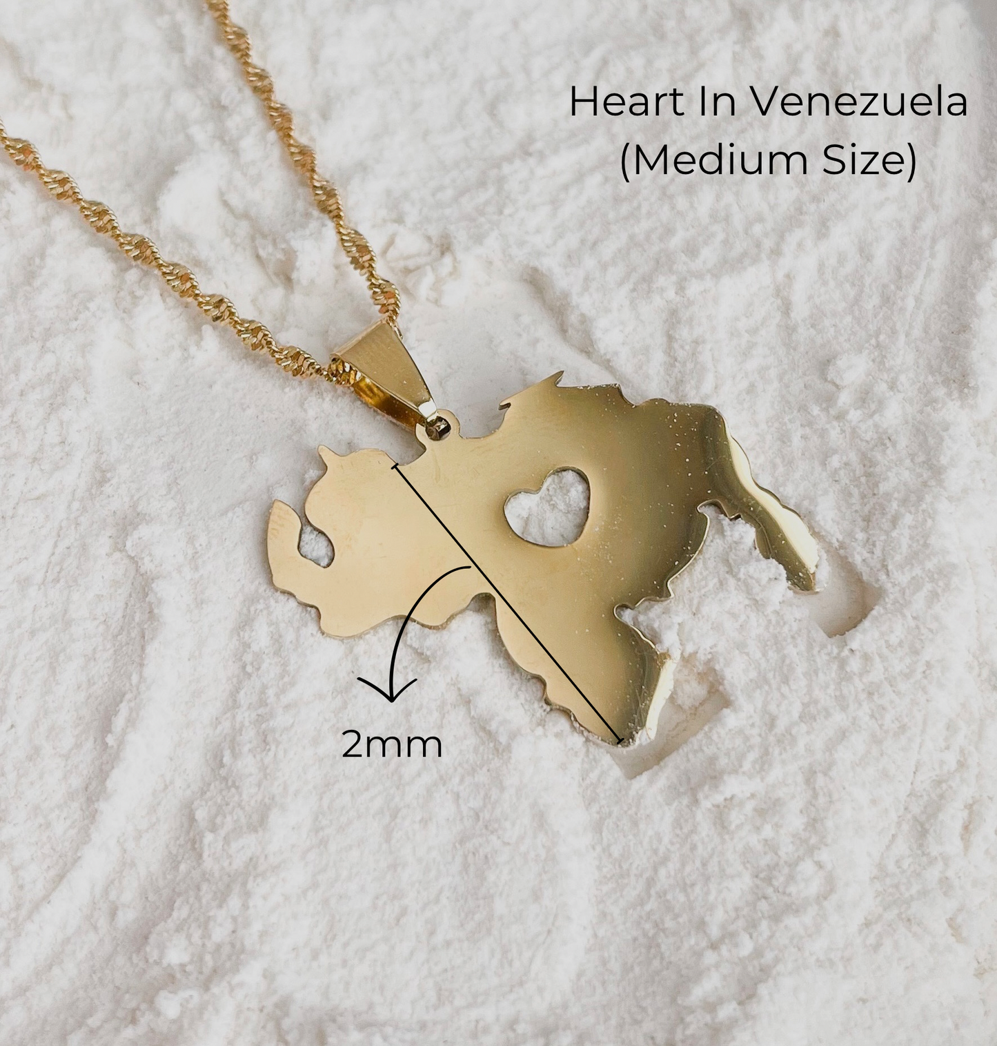 Heart in Venezuela Neckclace (Medium)